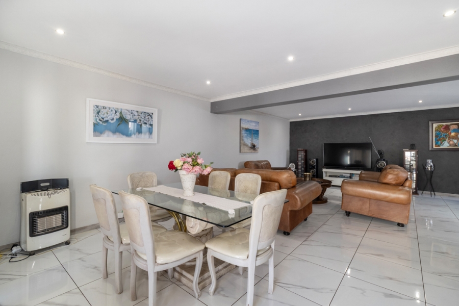5 Bedroom Property for Sale in Estate D Afrique North West